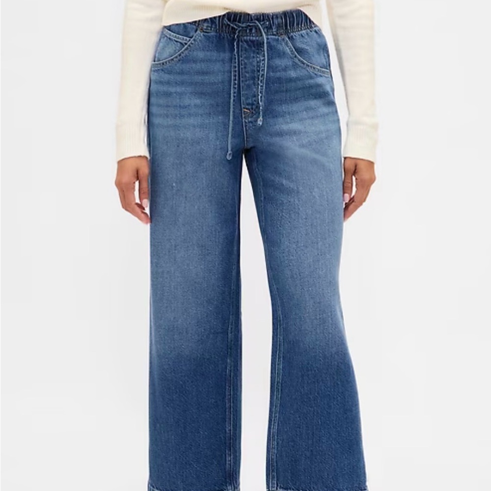 Gap Low Slung UltraSoft Relaxed Crop Jeans